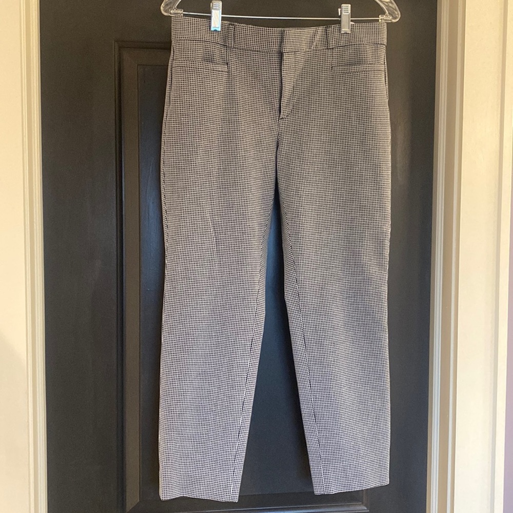 Women’s black and white checked size 6 straight pants